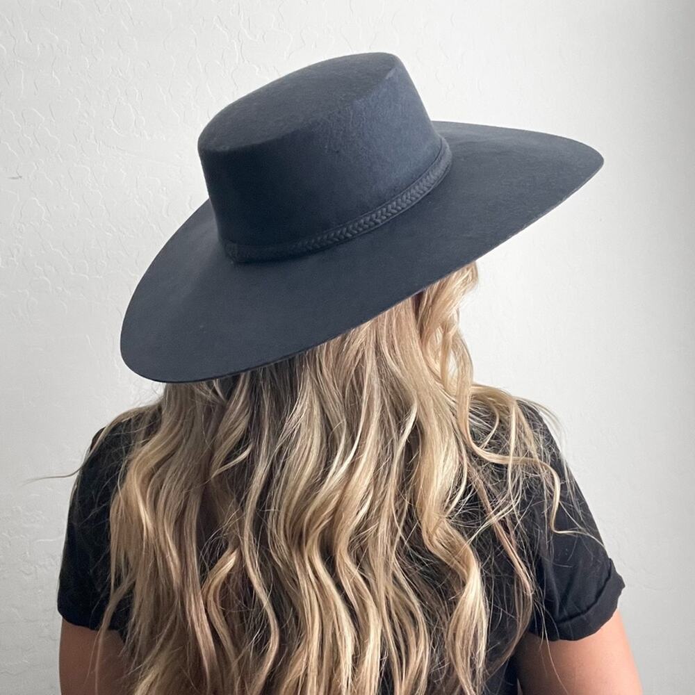 Universal Thread Grey Wool Hat NWT NWT - image 1